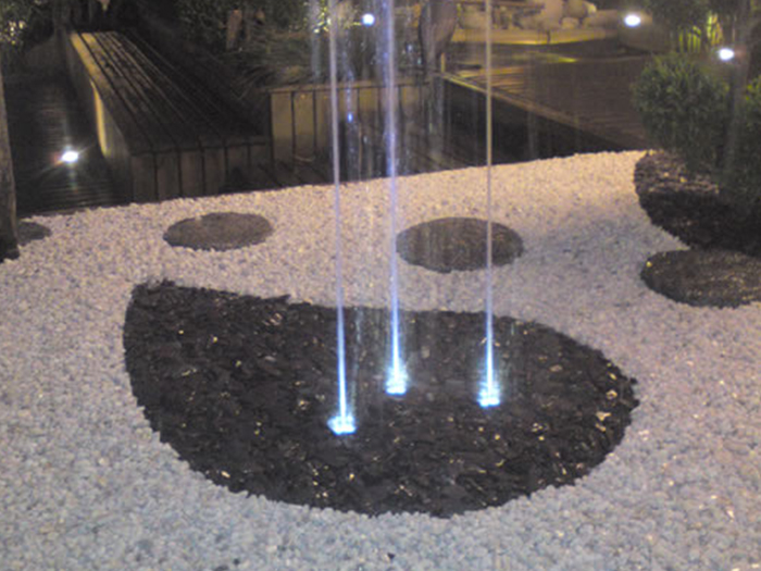 Amenagement-jardin-fontaine-lumiere-Lyon